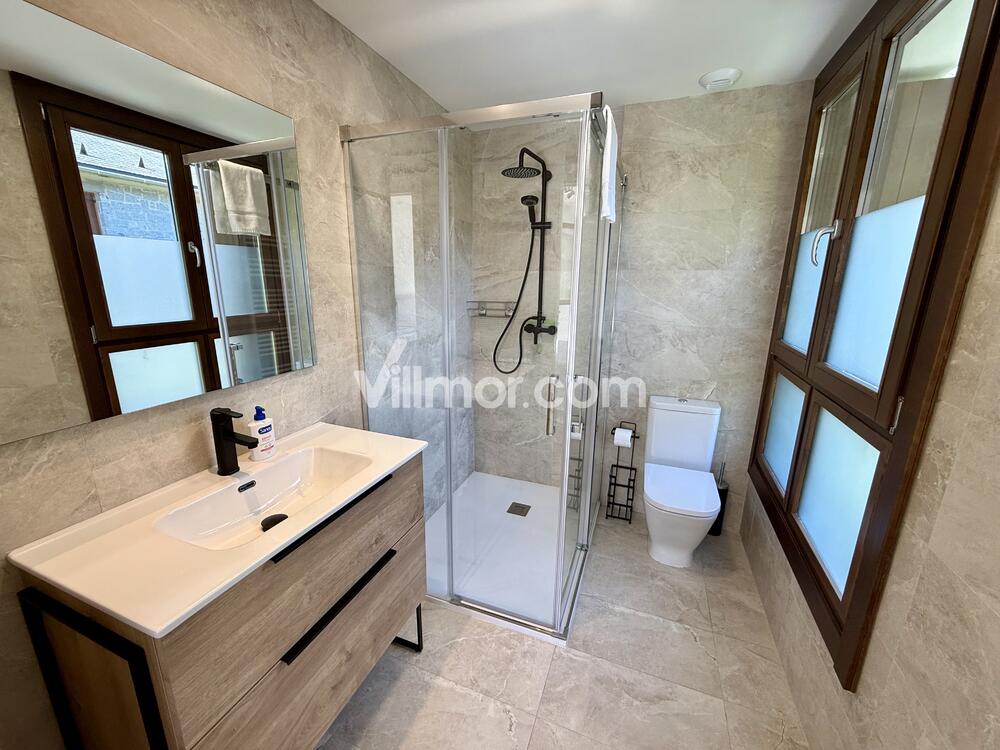 B37. Casa Luna Apartment  Benasque