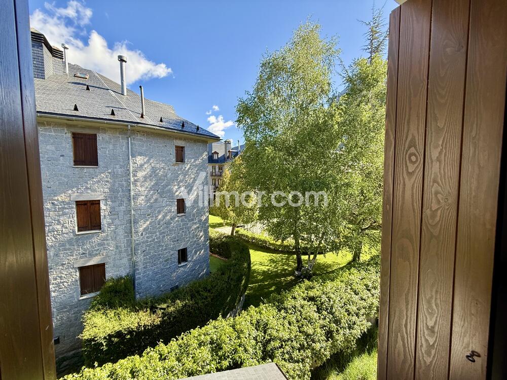 B37. Casa Luna Apartment  Benasque