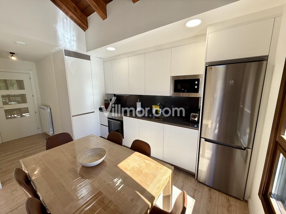 B37. Casa Luna Apartment  Benasque