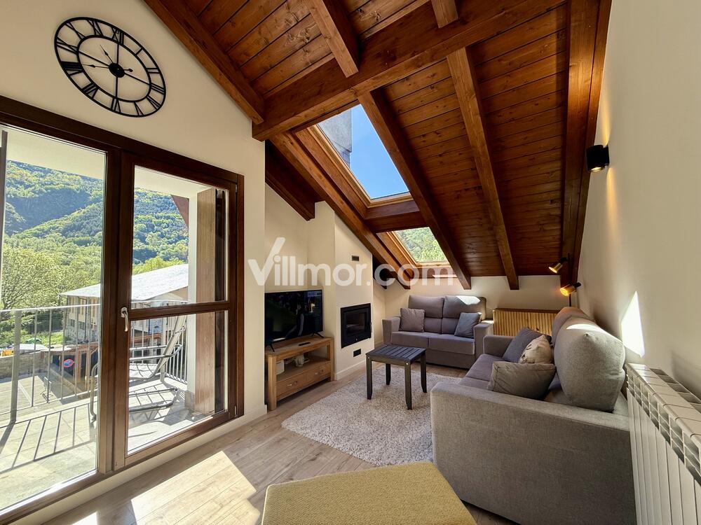 B37. Casa Luna Apartment  Benasque