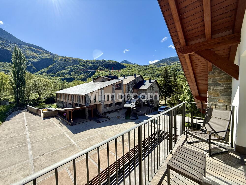 B37. Casa Luna Apartment  Benasque
