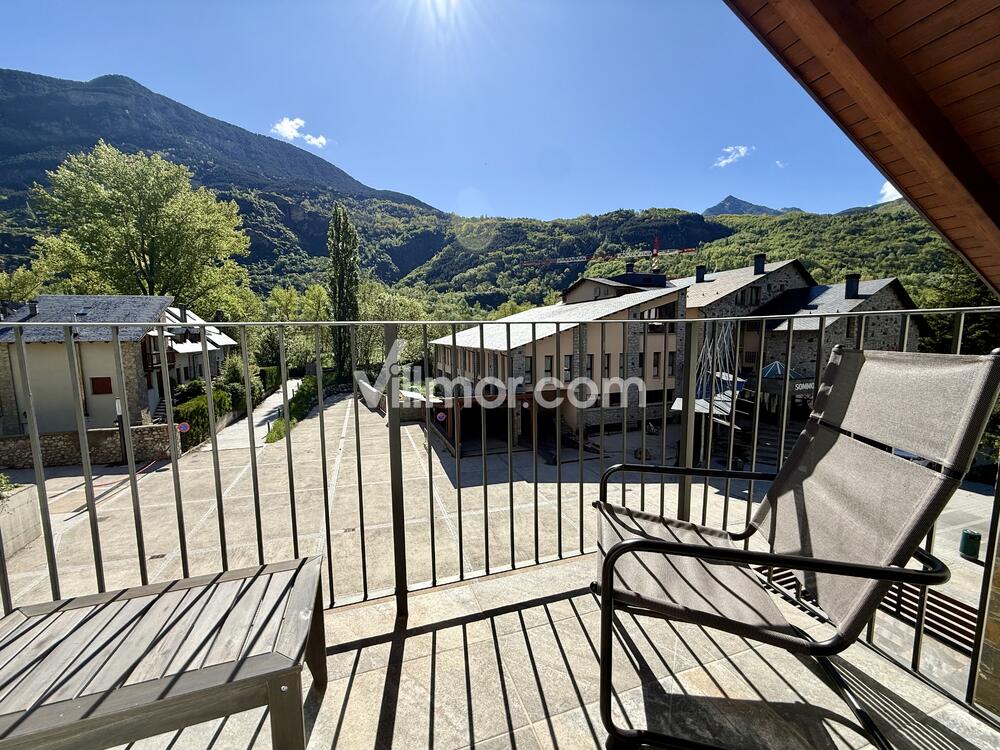 B37. Casa Luna Apartment  Benasque