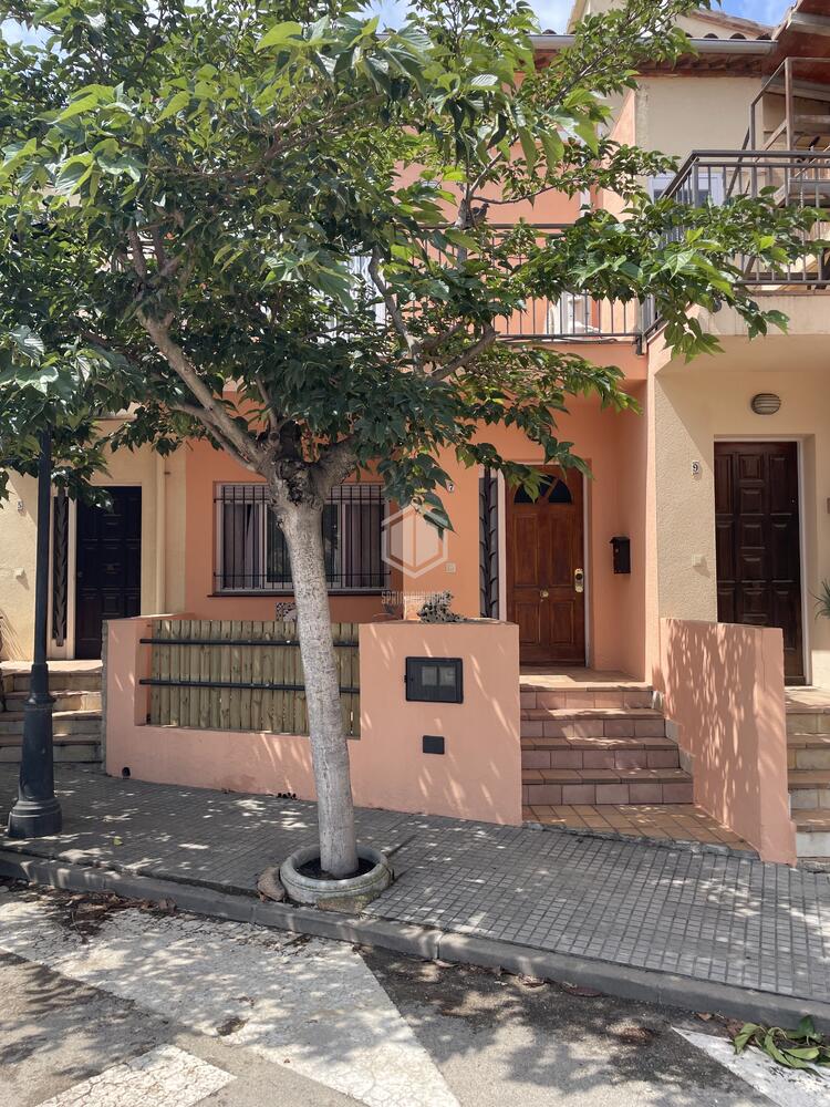 260106 Cal Sabater Casa adosada Centre Sant Pere Pescador