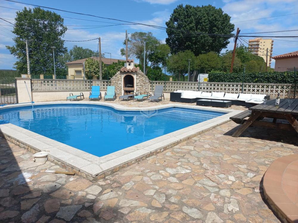 322586 Olot 58 / Emporda 27 Chalet  Sant Pere Pescador