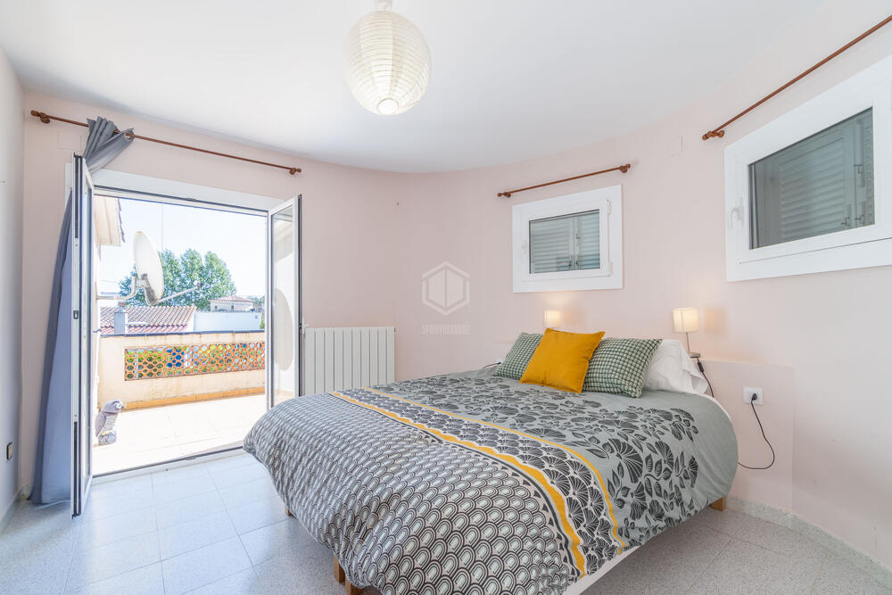 322586 Olot 58 / Emporda 27 Chalet Bon Relax Sant Pere Pescador