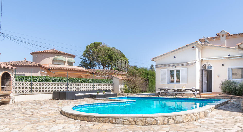 322586 Olot 58 / Emporda 27 Chalet Bon Relax Sant Pere Pescador