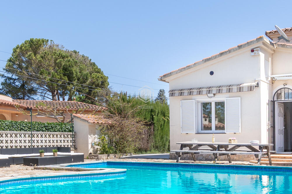 322586 Olot 58 / Emporda 27 Chalet Bon Relax Sant Pere Pescador