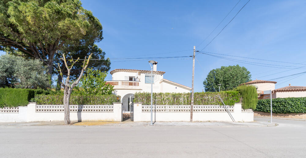 322586 Olot 58 / Emporda 27 Chalet Bon Relax Sant Pere Pescador