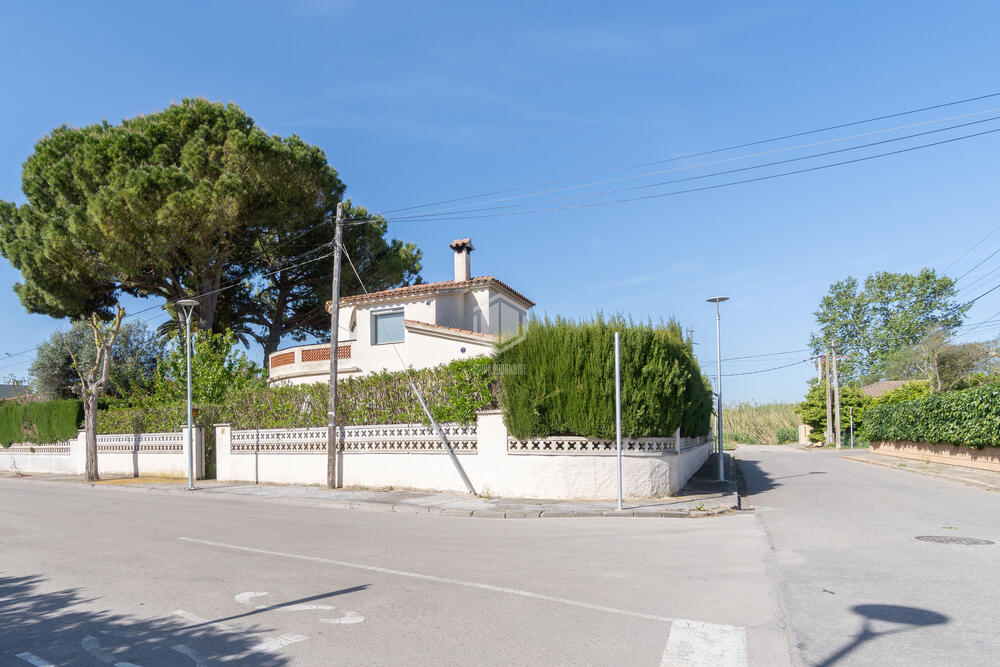322586 Olot 58 / Emporda 27 Chalet Bon Relax Sant Pere Pescador
