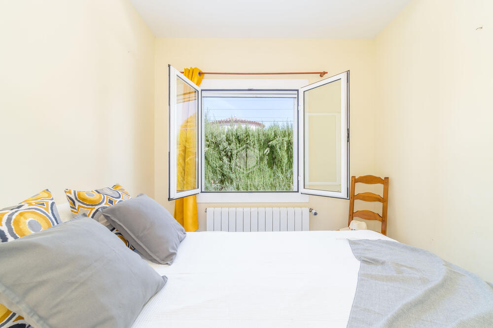 322586 Olot 58 / Emporda 27 Chalet Bon Relax Sant Pere Pescador