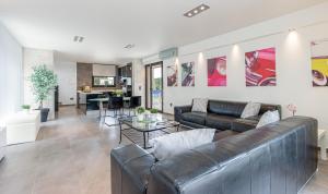 145405 Lieve Casa moderna con piscina privada Chalet  Sant Pere Pescador