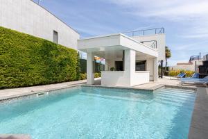 145405 Lieve Casa moderna con piscina privada Chalet  Sant Pere Pescador