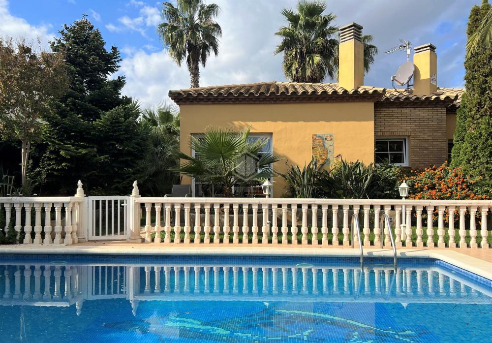 77518 Nautic 13 - Casa con jardin y piscina. Casa / Chalet  Sant Pere Pescador