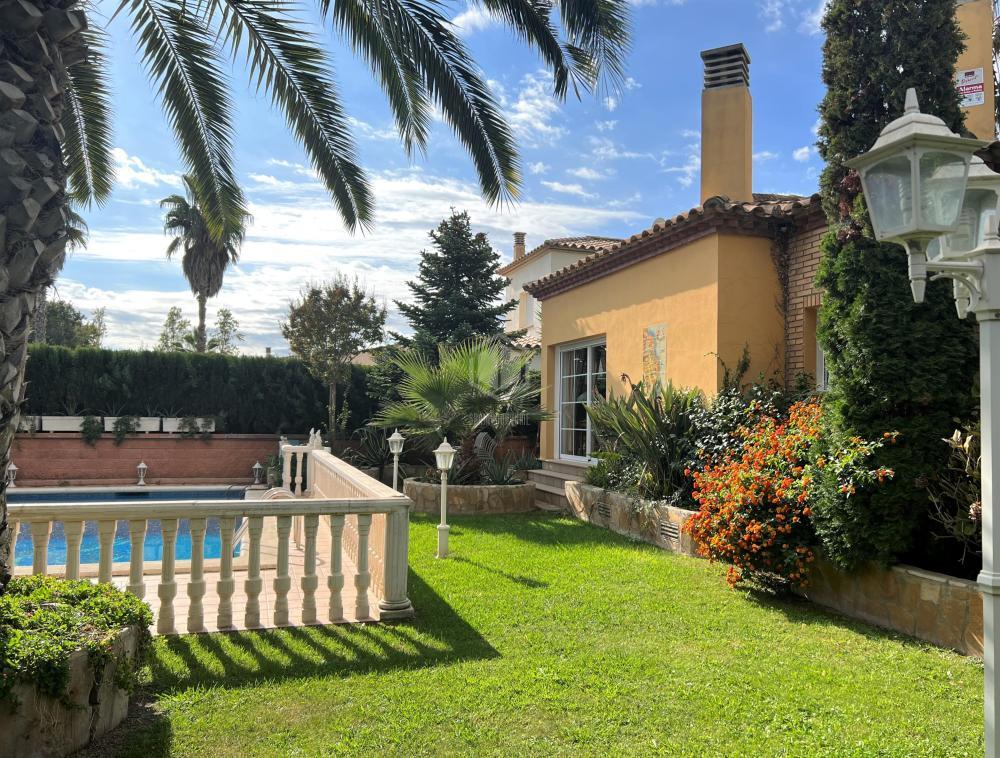 77518 Nautic 13 - Casa con jardin y piscina. Casa / Chalet  Sant Pere Pescador