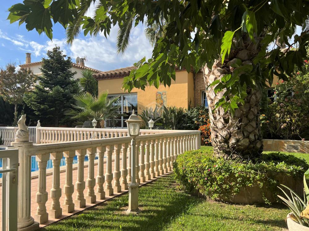 77518 Nautic 13 - Casa con jardin y piscina. Casa / Chalet  Sant Pere Pescador