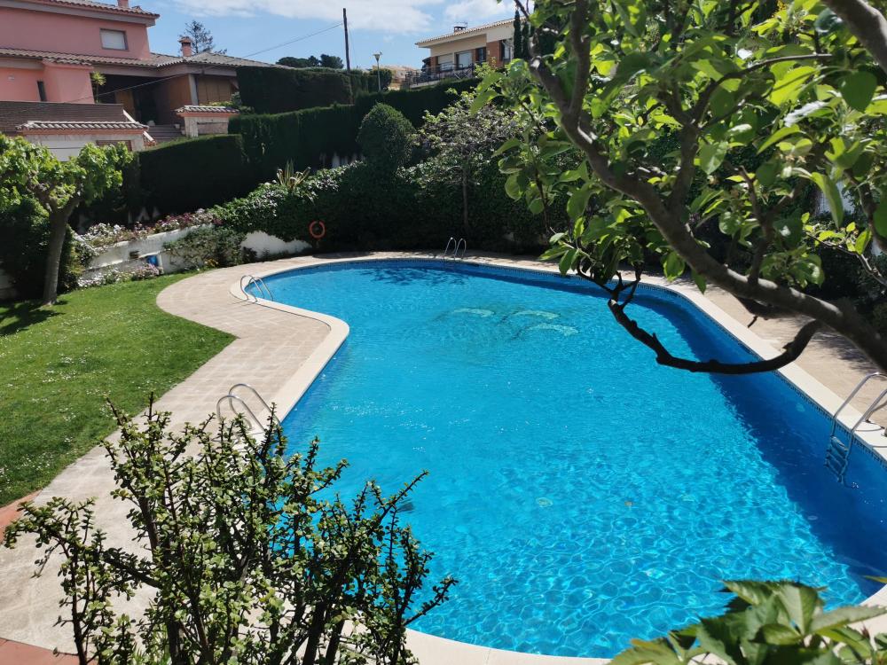 LL-00008 Llança Atico Av. Europa amb piscina Apartment  Llançà