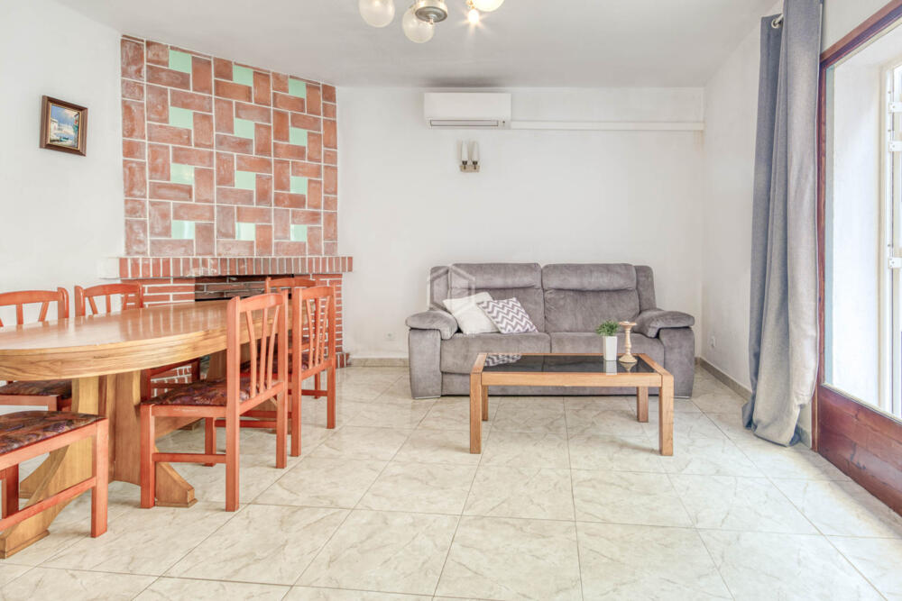 119607 Girona 35 Apartamento  Escala (L')