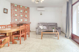 119607 Girona 35 Apartamento  Escala (L')