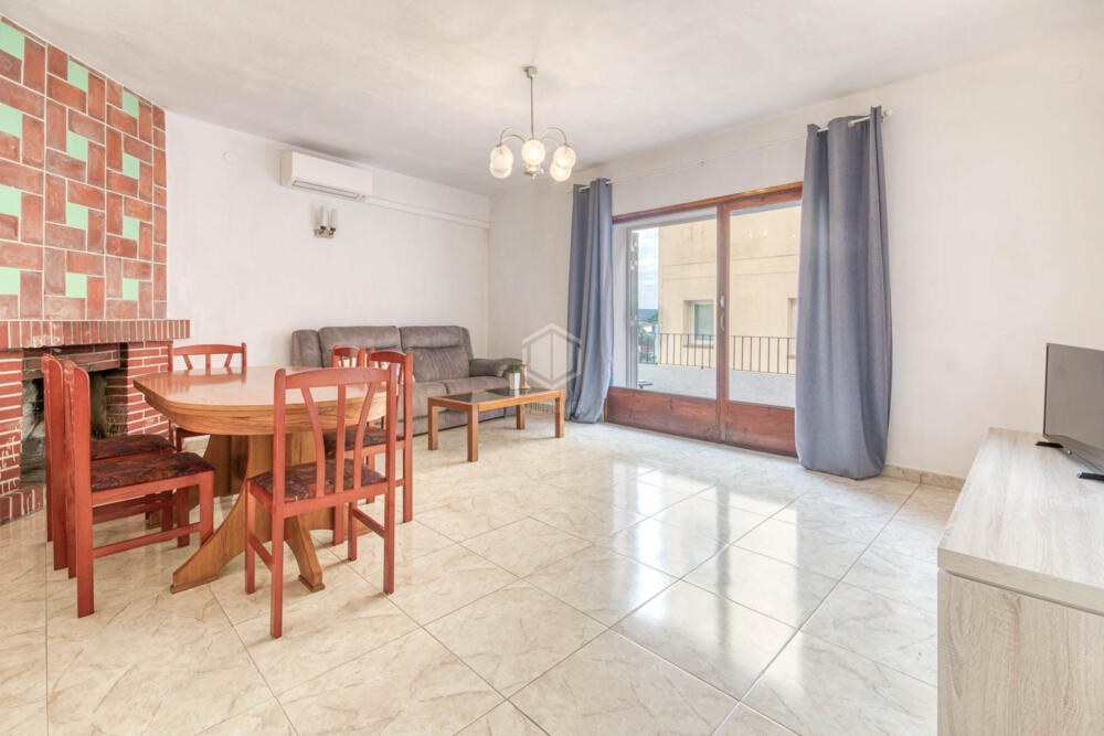 119607 Girona 35 Apartamento  Escala (L')
