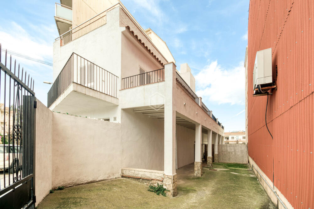 119607 Girona 35 Apartamento  Escala (L')