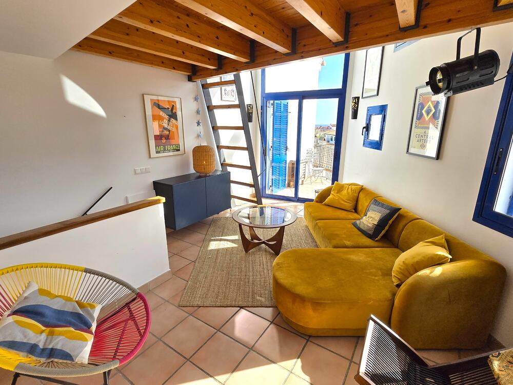 CECILE CECILE Casa de poble Centre Cadaqués CECILE CECILE Casa de poble Centre Cadaqués