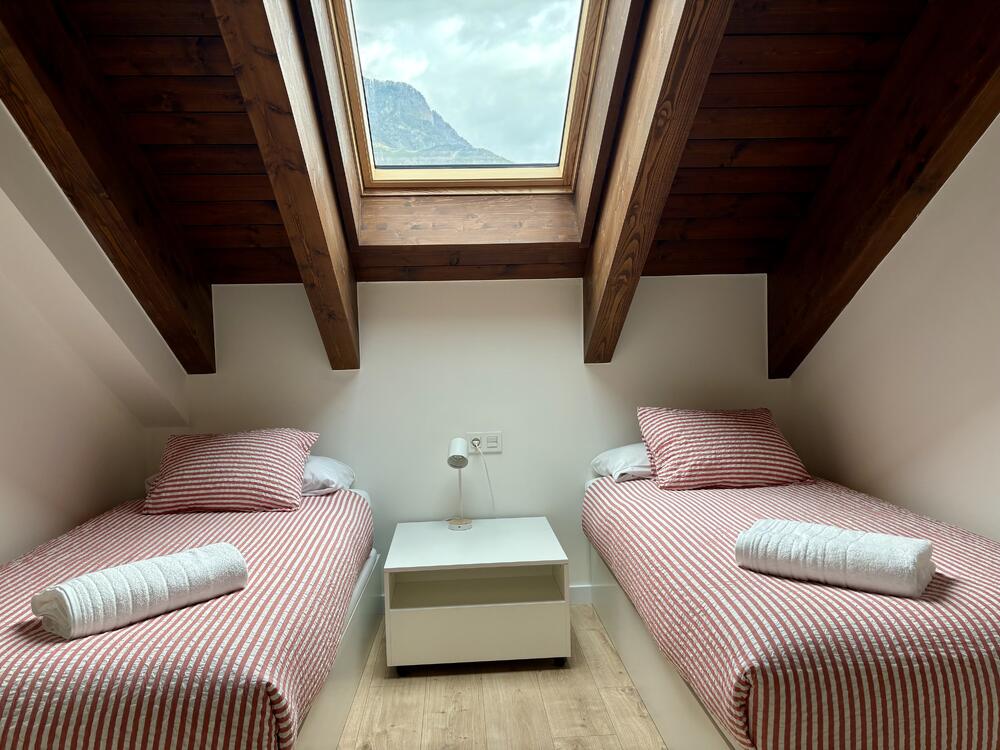 000117 Posets Ático  Benasque