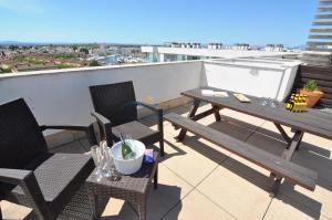 101255 1H - PRI - TIPOA - 422 PORTOMAR PLUS Appartement  Roses