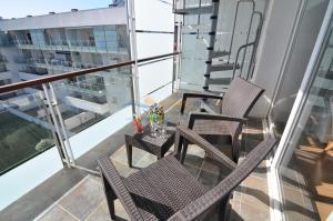 101255 1H - PRI - TIPOA - 422 PORTOMAR PLUS Appartement  Roses