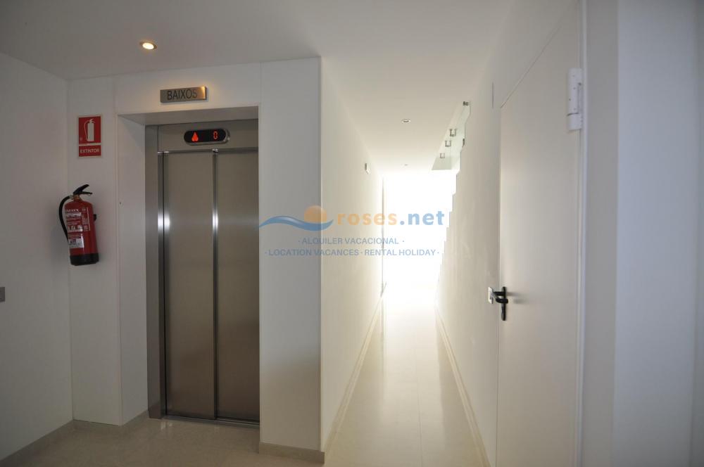 113485 CAP VESPRE 3B2 Apartment Roses 113485 CAP VESPRE 3B2 Apartment Roses