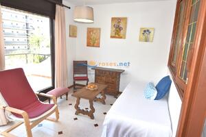 147664 EDEN MAR 3 Studio-Apartment  Roses