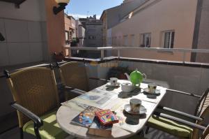 172157 FIGUERES - GA - Apartment  Roses
