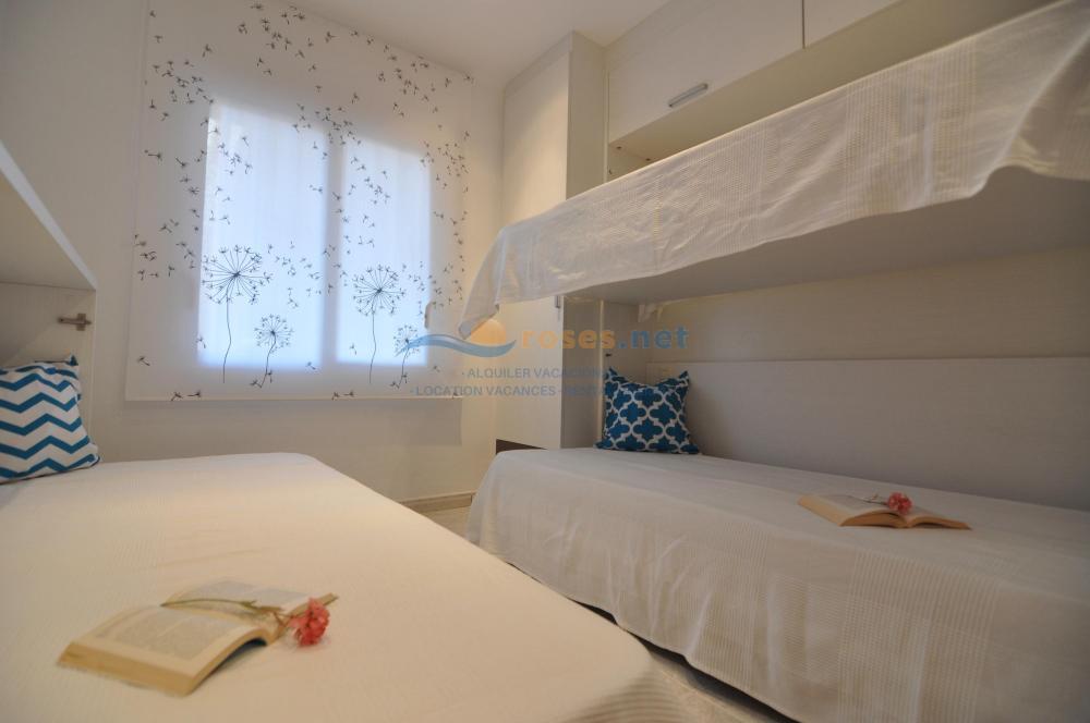 354357 FRONT DE MER B3 Apartment Roses 354357 FRONT DE MER B3 Apartment Roses