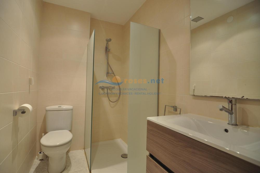 354357 FRONT DE MER B3 Apartment Roses 354357 FRONT DE MER B3 Apartment Roses