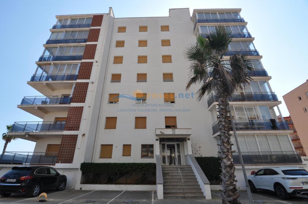 354357 FRONT DE MER B3 Apartment Roses 354357 FRONT DE MER B3 Apartment Roses