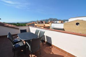 91087 GRANADA DUPLEX Apartment  Roses