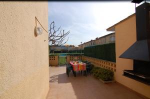 328462 IB PORT ESTRELLA 08 Chalet  Roses