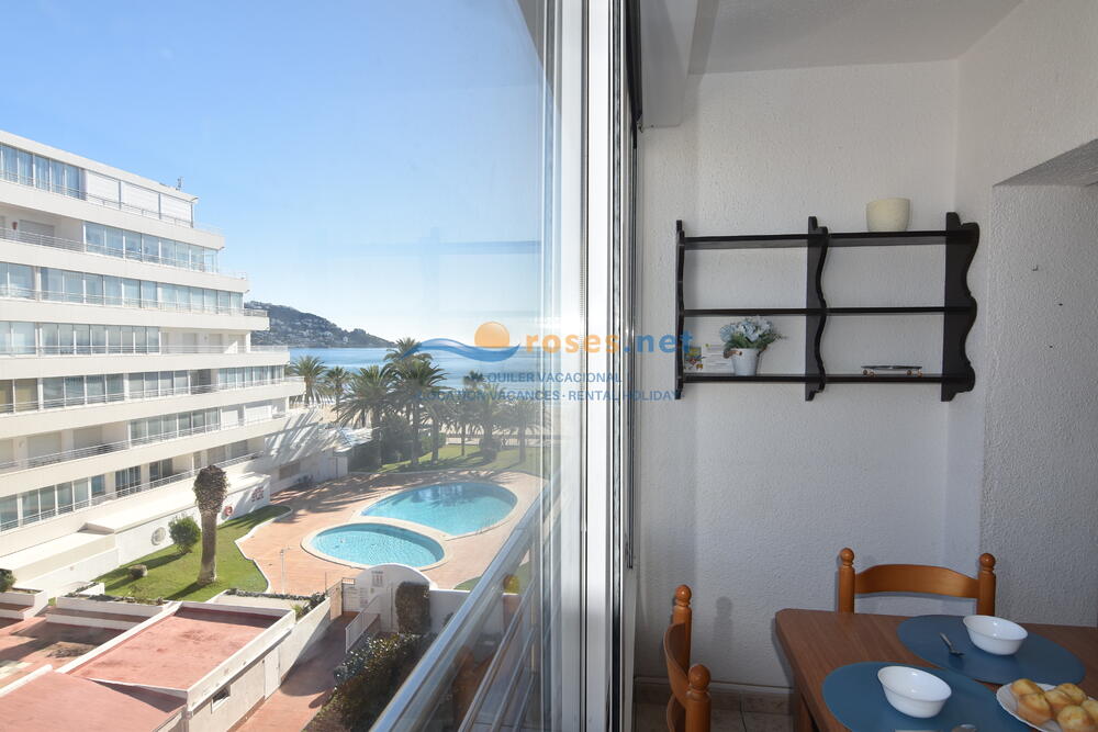 328642 RHC - 1410 IB Appartement Roses 328642 RHC - 1410 IB Appartement Roses