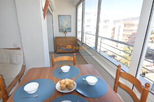 328642 RHC - 1410 IB Appartement  Roses