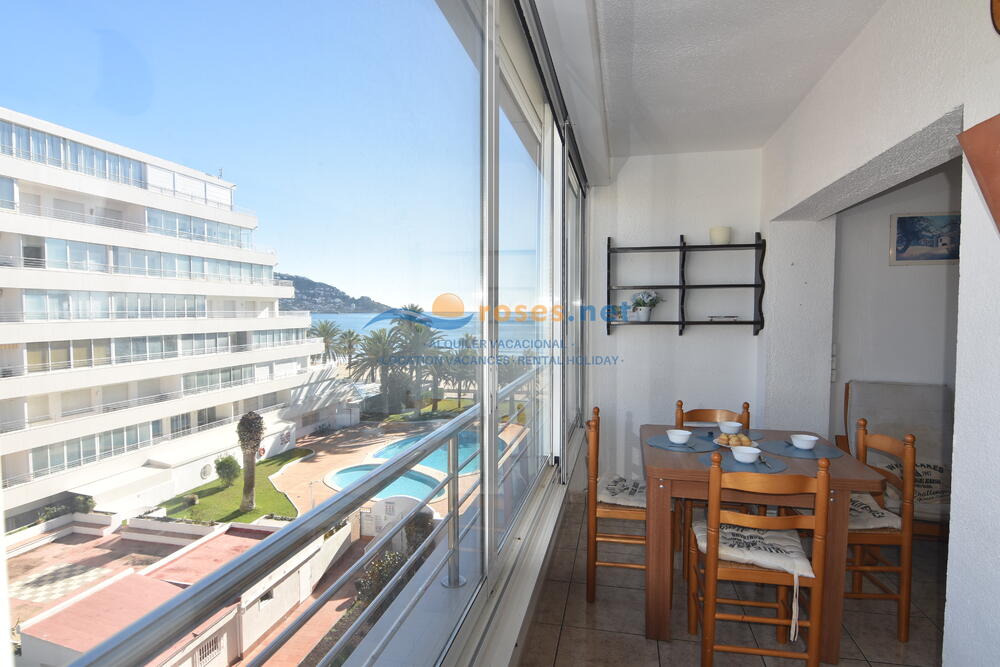 328642 RHC - 1410 IB Appartement Roses 328642 RHC - 1410 IB Appartement Roses