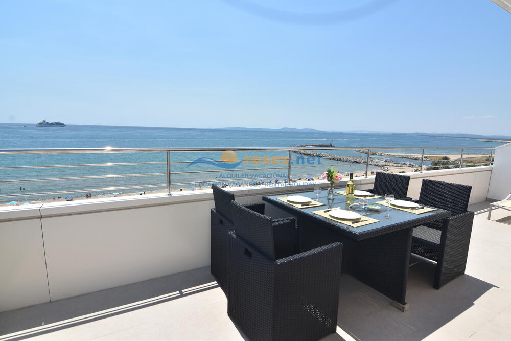 328643 RHC - 1712 IB Appartement Roses 328643 RHC - 1712 IB Appartement Roses