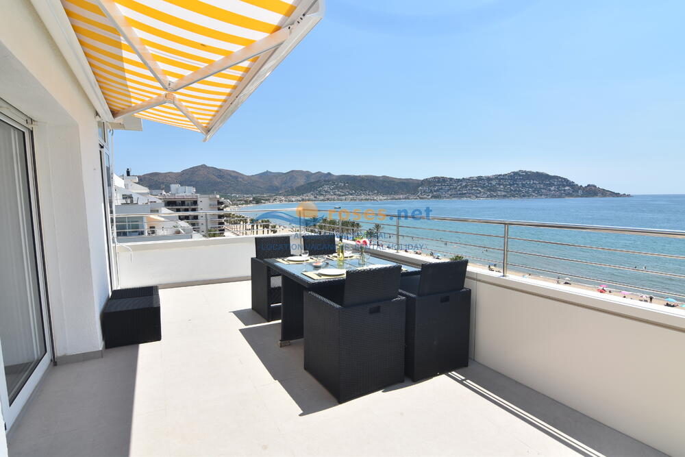 328643 RHC - 1712 IB Appartement Roses 328643 RHC - 1712 IB Appartement Roses
