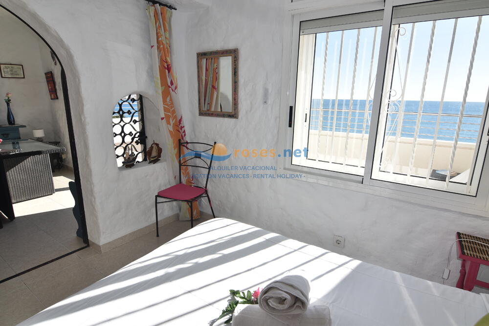 328643 RHC - 1712 IB Appartement Roses 328643 RHC - 1712 IB Appartement Roses