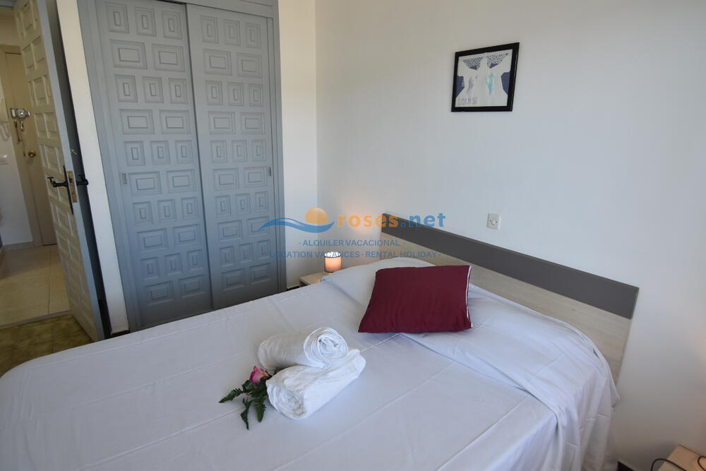 328643 RHC - 1712 IB Appartement Roses 328643 RHC - 1712 IB Appartement Roses