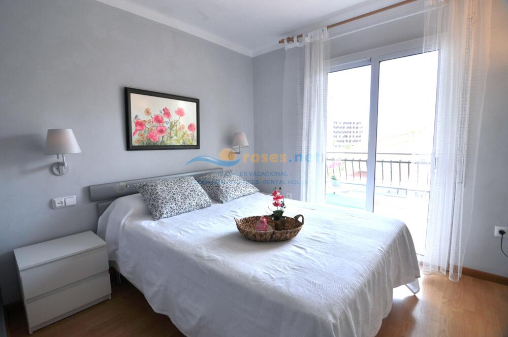 329905 ROMANOS IB Appartement Roses 329905 ROMANOS IB Appartement Roses