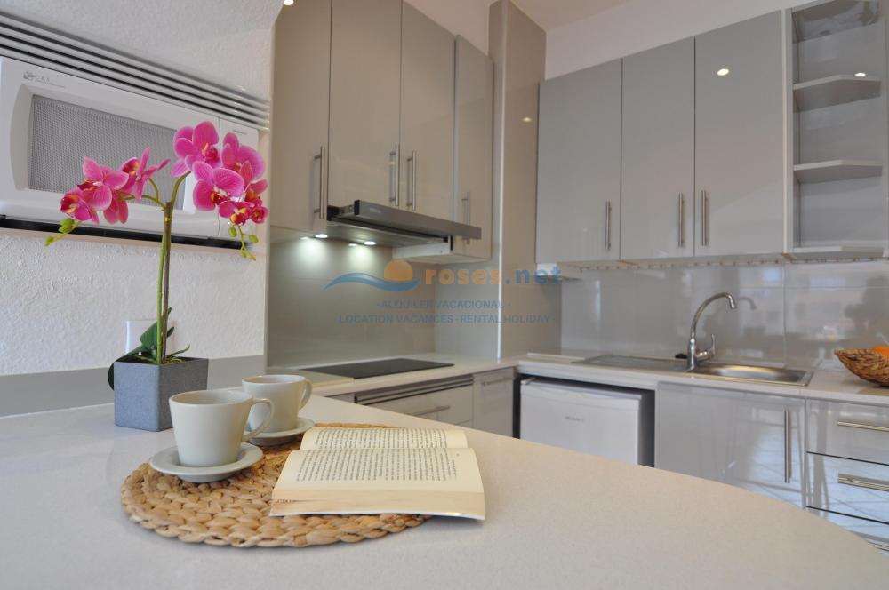 329213 IBG A 600 TRA - 03-23 Studio-Apartment  Roses