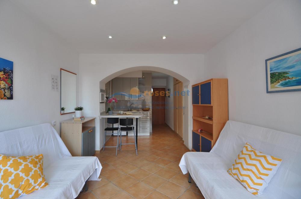 329213 IBG A 600 TRA - 03-23 Studio-Apartment  Roses