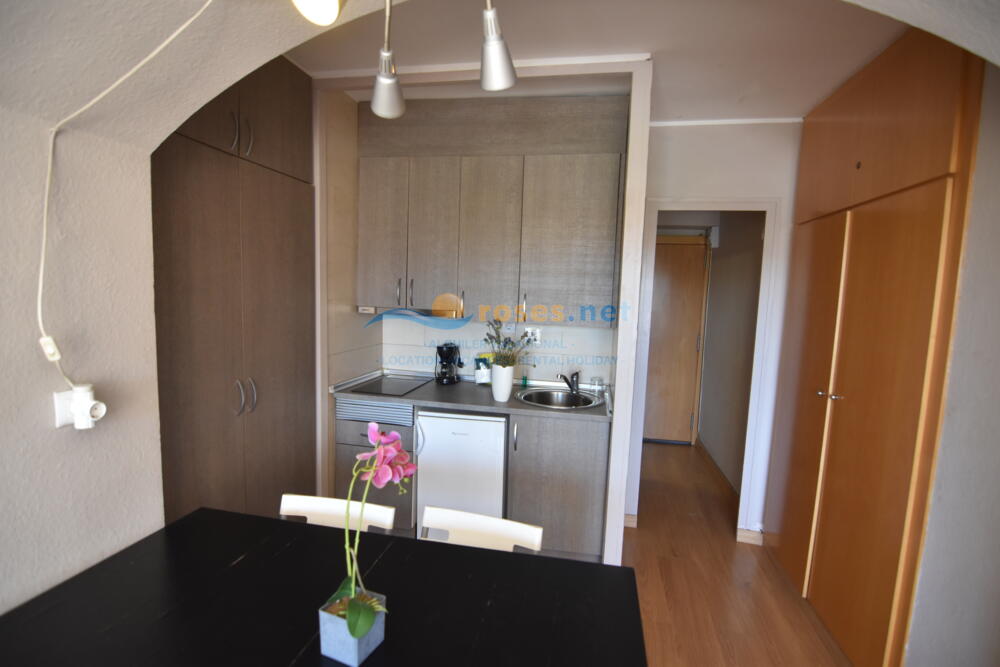 329210 600 XALOC -  01-27-B - IB - GAR Studio-Apartment  Roses