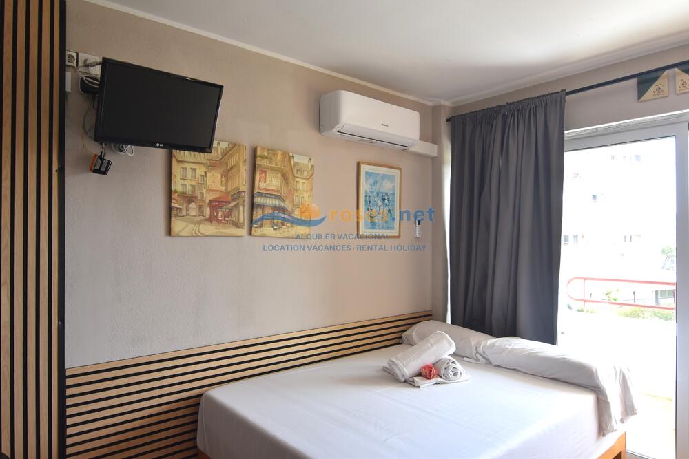 329210 600 XALOC - 01-27-B - IB - GAR Studio-Apartment  Roses