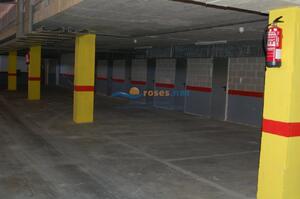 101386 LES MARINES GREGAL 2-4 Appartement  Roses