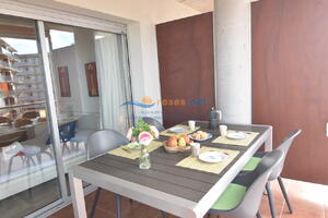101386 LES MARINES GREGAL 2-4 Appartement  Roses